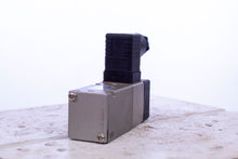 Load image into Gallery viewer, SMC VS4114-003D Solenoid Valve