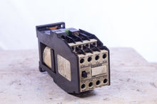 Load image into Gallery viewer, Siemens 3TH8262-OB Contactor Relay