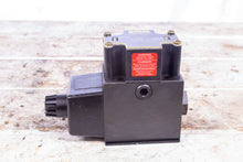 Load image into Gallery viewer, Parker D3W20BNYC5 32 Directional Control Valve