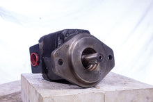 Load image into Gallery viewer, Parker Commercial Hydraulic Pump 326-9111-185 9063200H