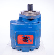 Load image into Gallery viewer, Permco P7500C587ADNV27-00 Hydraulic Pump new old surplus