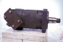 Load image into Gallery viewer, Eaton Char-Lynn 112-1022-005 Hydraulic Motor