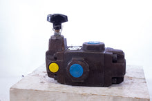 Load image into Gallery viewer, Vickers XT-06-2B-30 Hydraulic Reducing Valve Eaton