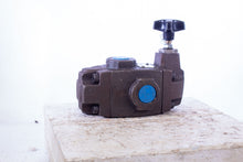 Load image into Gallery viewer, Vickers XT-06-2B-30 Hydraulic Reducing Valve Eaton