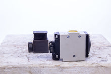 Load image into Gallery viewer, Numatics Asco NAF251004G000F Electrically-actuated solenoid pneumatic valve