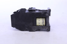 Load image into Gallery viewer, Siemens 3TF42 22-0BB4 Contactor 24VDC 3TF4222-0BB4