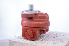 Load image into Gallery viewer, Eaton 25504-RSC L2 Series Gear Pump