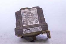 Load image into Gallery viewer, Barksdale D1T-A150SS Diaphragm Pressure Switch