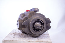 Load image into Gallery viewer, Parker PVP33203R26A421 CW 33CCREV 2000PSIMAX Axial Piston Pump