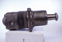 Load image into Gallery viewer, Eaton 120-1030-003 Hydraulic Motor