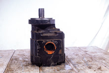 Load image into Gallery viewer, Bay Area Hydraulics P5R2B16KG101 15600 Dr. Gear Hydraulic Pump