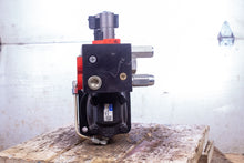 Load image into Gallery viewer, Eaton Char-Lynn 105-1663-006 Hydraulic Motor with 3316 VA2834-15 Valve