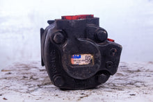 Load image into Gallery viewer, Eaton Char-lynn 109-1101-006 Motor 4000 Series