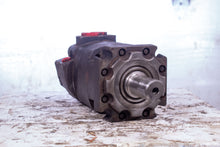 Load image into Gallery viewer, Eaton Char-lynn 109-1101-006 Motor 4000 Series