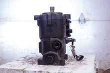 Load image into Gallery viewer, Danfoss M46-4277/r 856189140 Variable Displacement Pump