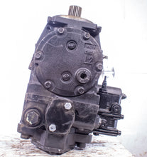 Load image into Gallery viewer, Sauer Danfoss 90R075 ZDDBC64 17C7 ER7 TLA 42418 H050 Hydraulic Motor