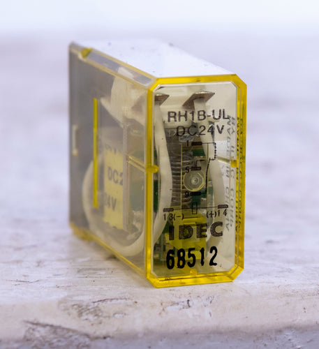 Idec RH1B-UL AC24V Relay 120VAC