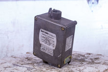 Load image into Gallery viewer, Barksdale Pressure Actuated Switch B1T-A48SS