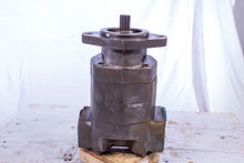 Load image into Gallery viewer, Commercial Intertech P350L497EFAB30-25 I45224-02 Hydraulic Pump