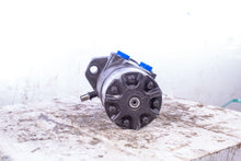 Load image into Gallery viewer, Eaton CharLynn 158-4127-001 HYDRAULIC MOTOR
