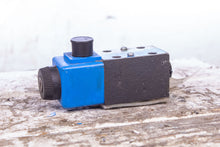 Load image into Gallery viewer, Vickers DG4V-3S-2A-M-B5-B5-60-EN21 Pilot Valve