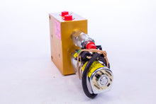 Load image into Gallery viewer, Eaton Vickers Manifold Solenoid Valve MCD-7499 4w 12dc MCD 7499